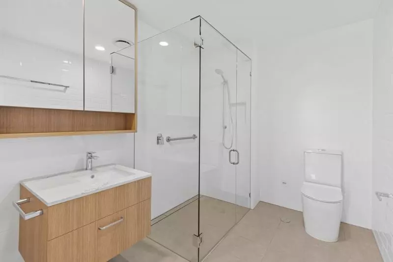 South-facing apartment with stunning Burleigh Golf Course vistas