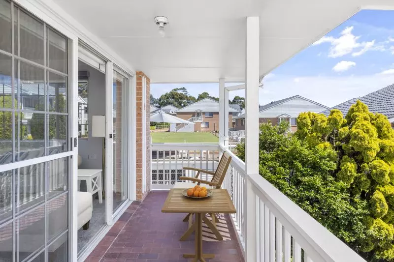 3 bedroom contemporary unit with easy access and light-filled throughout