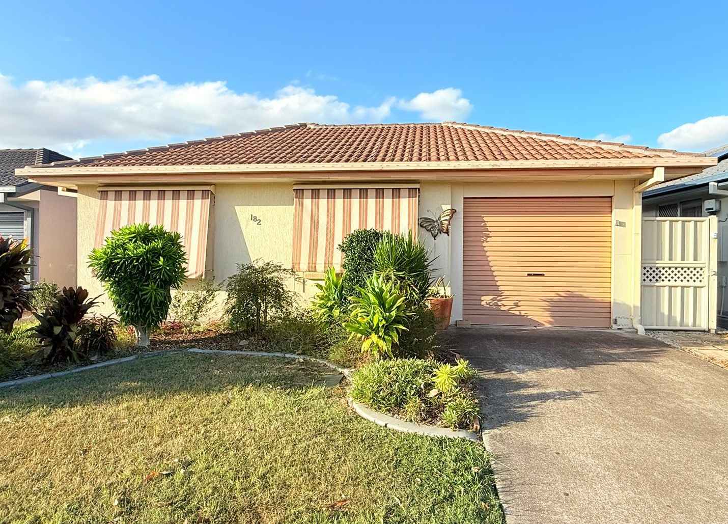 Neat & Tidy - Make this your new home - Over 50's Lifestyle complex