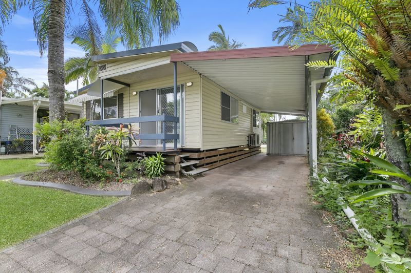 Freshly Updated Tropical Retreat