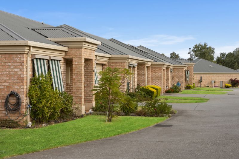 Low maintenance home with added bonus of 2 toilets
