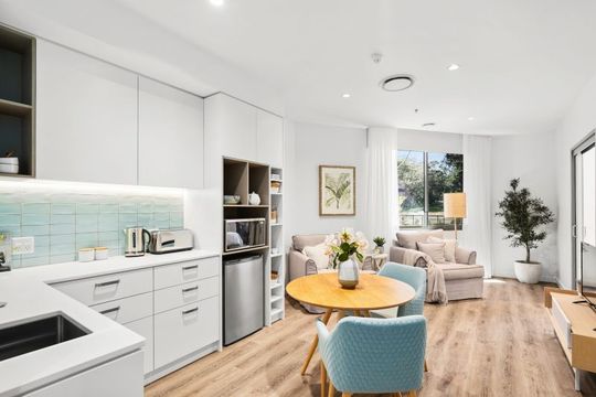 A beautifully situated ground-floor apartment that boasts great views of the acreage and lush bushland.