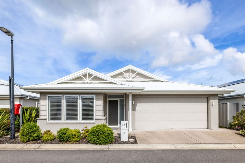 Spacious, Private Retreat with Tranquil Alfresco