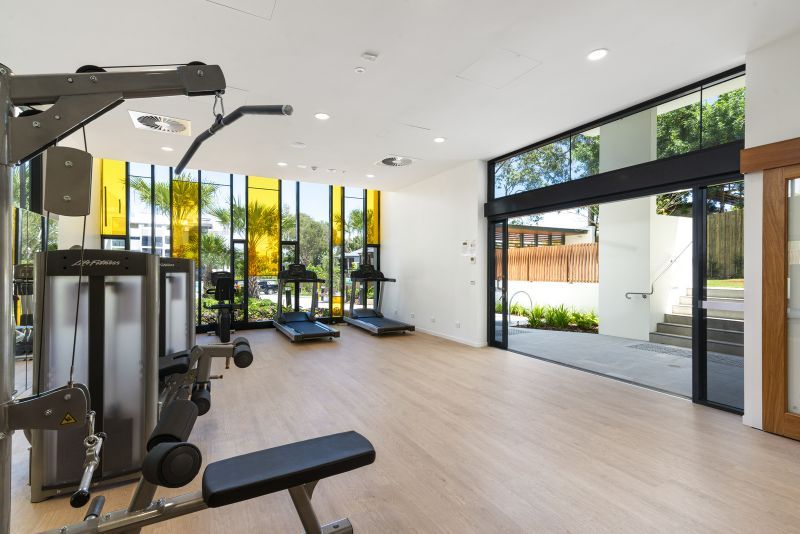 South-facing apartment with stunning Burleigh Golf Course views