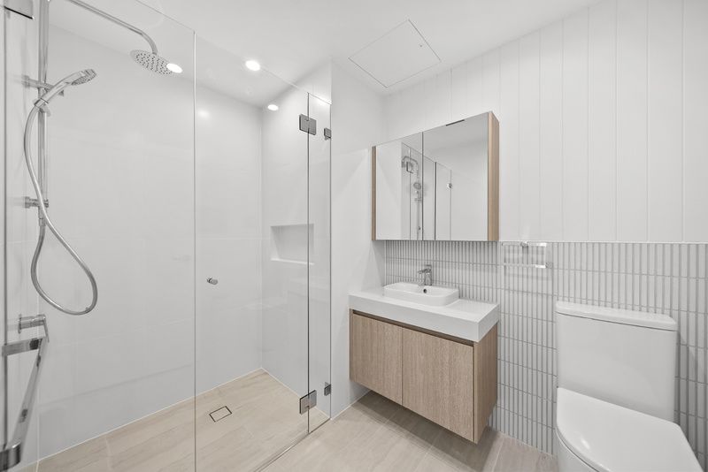 Relaxed Living with a Coastal Backdrop