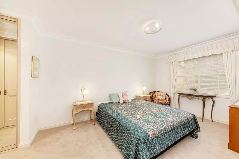 SOUGHT AFTER LAYOUT WITH DIRECT ACCESS FROM THE PATIO TO THE GARDEN AND SURROUNDING GROUNDS