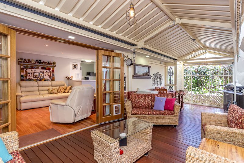 Great Location with Waterway Outlook