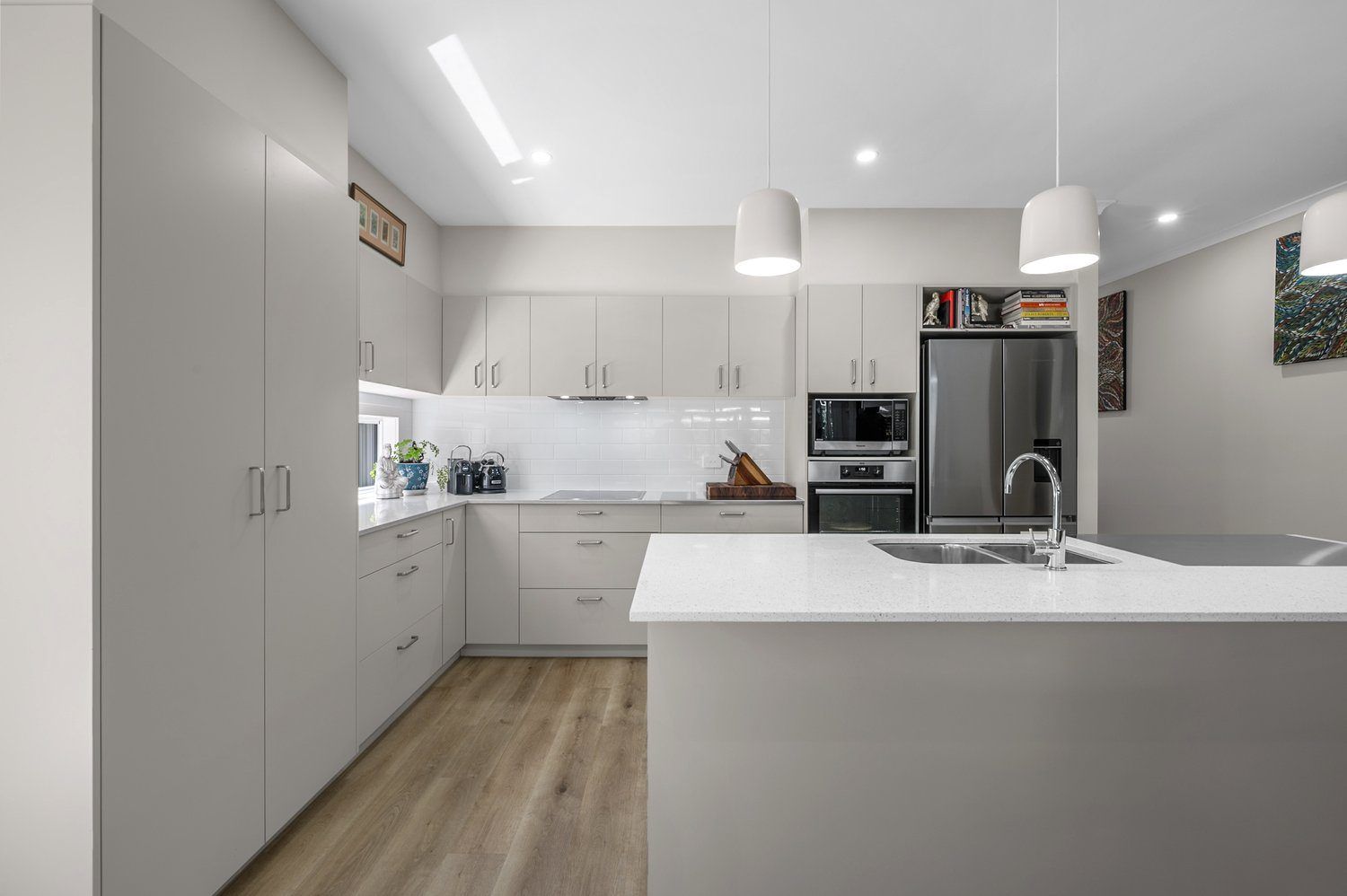 Elegant Home, Premium Extras