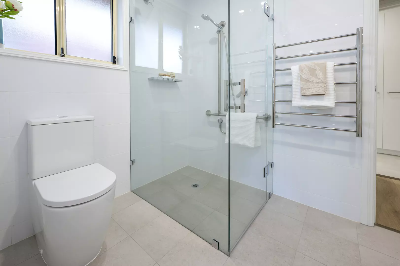 Eldercare Old Oxford Court: spacious two-bedroom villa near the beach