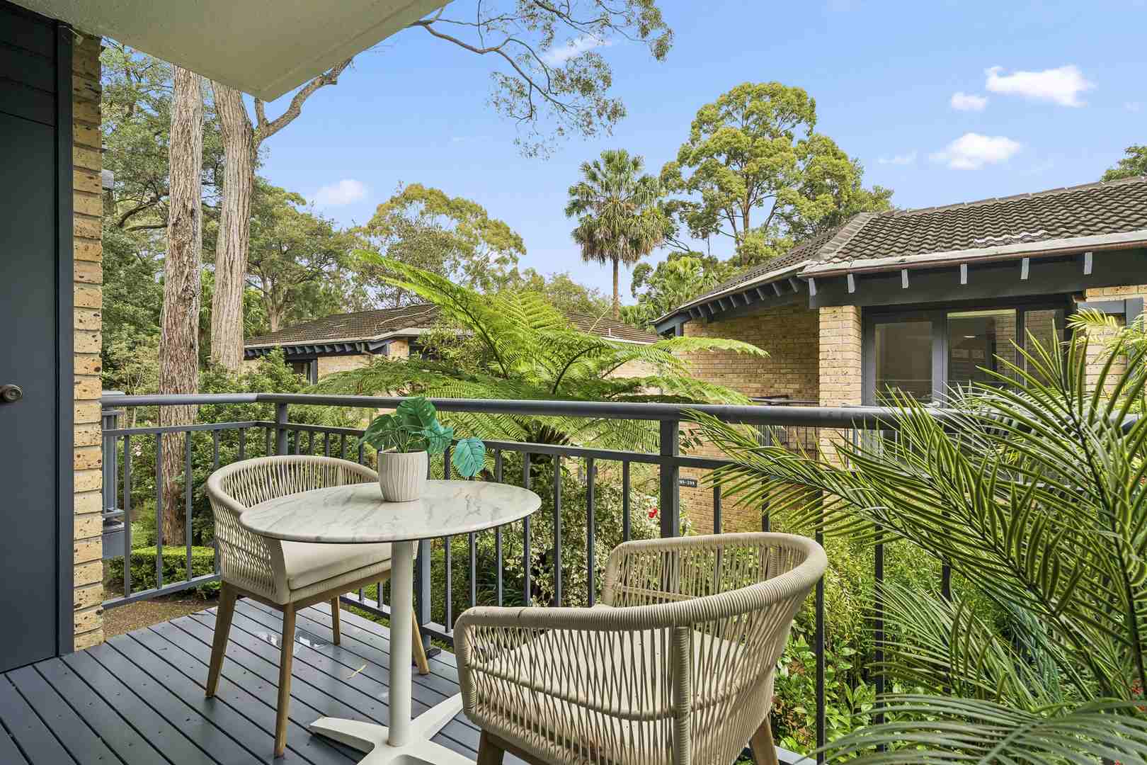 Beautiful light-filled villa in a sought-after location