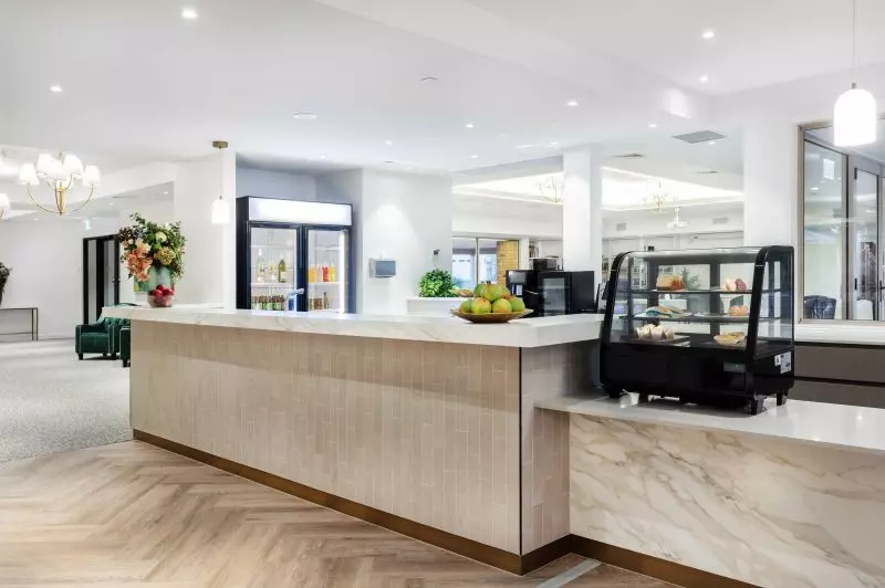 Independent studio apartment with new kitchen