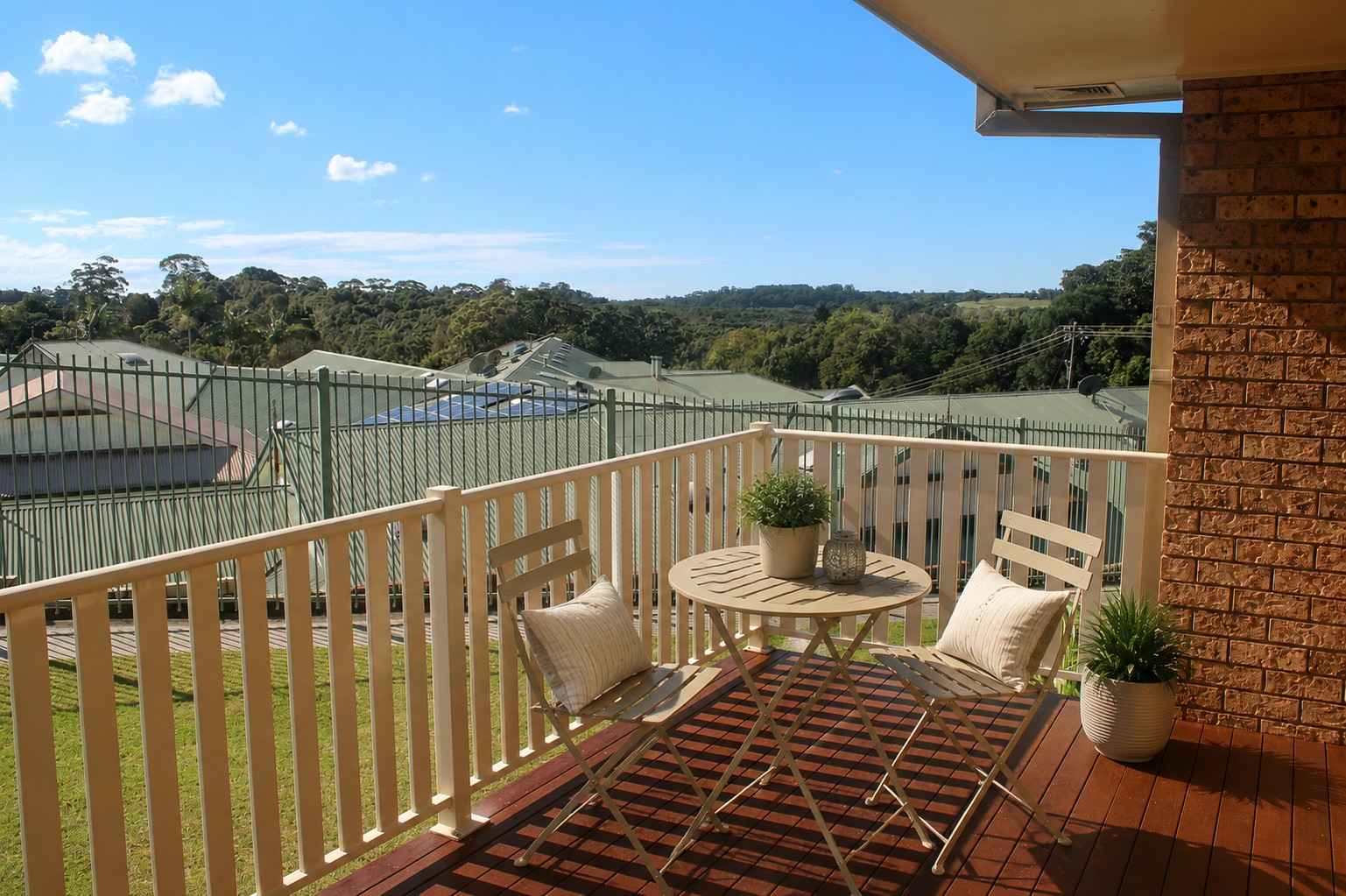 Freshly Refreshed Living with Beautiful Northerly Views