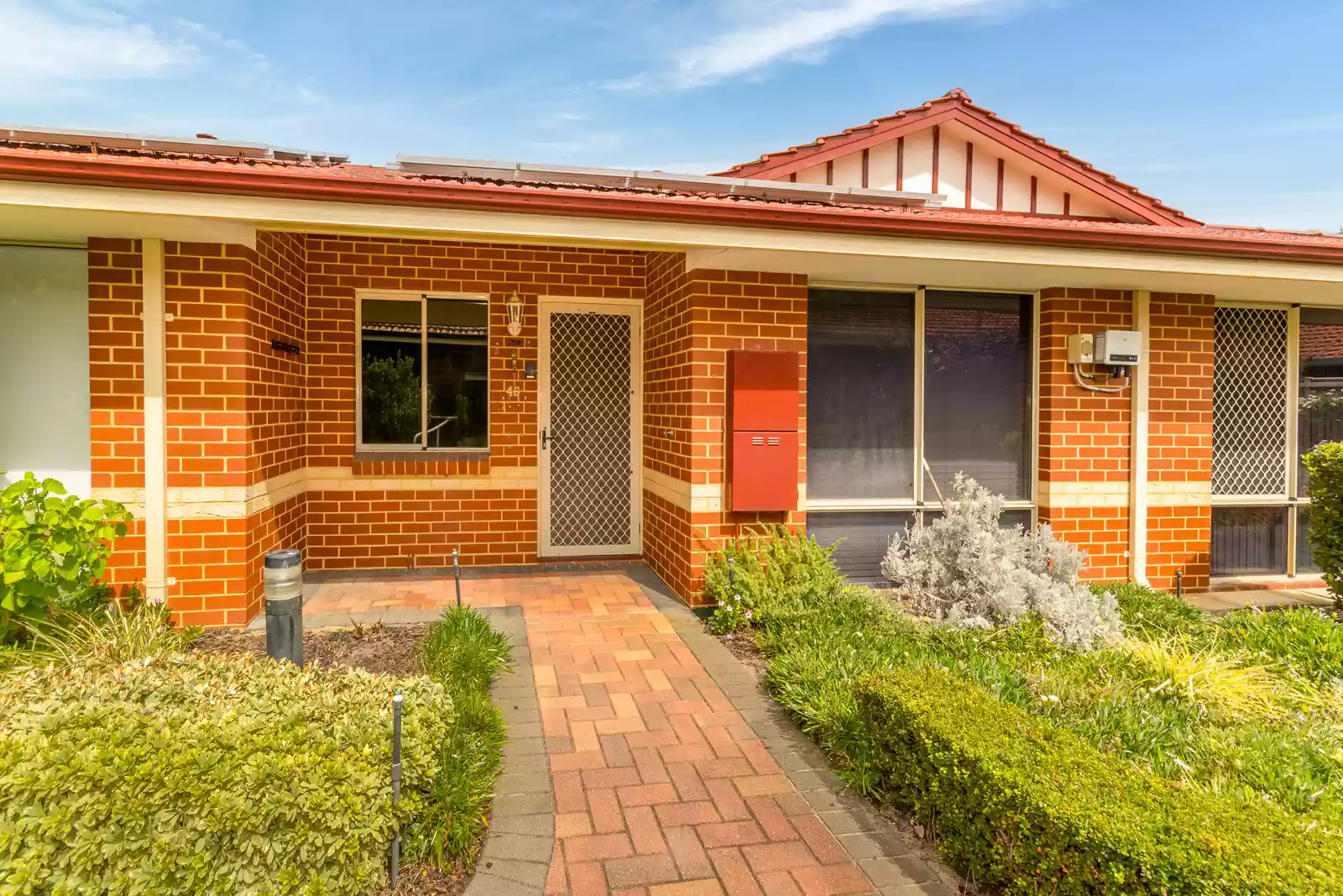 Well-appointed villa nearby to amenities