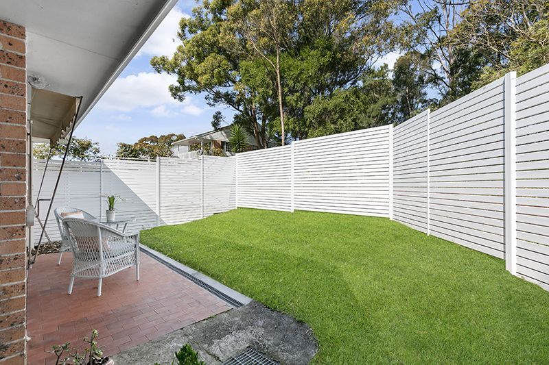 Rarely available newly renovated 2 bedroom, spacious, immaculately presented ground floor villa