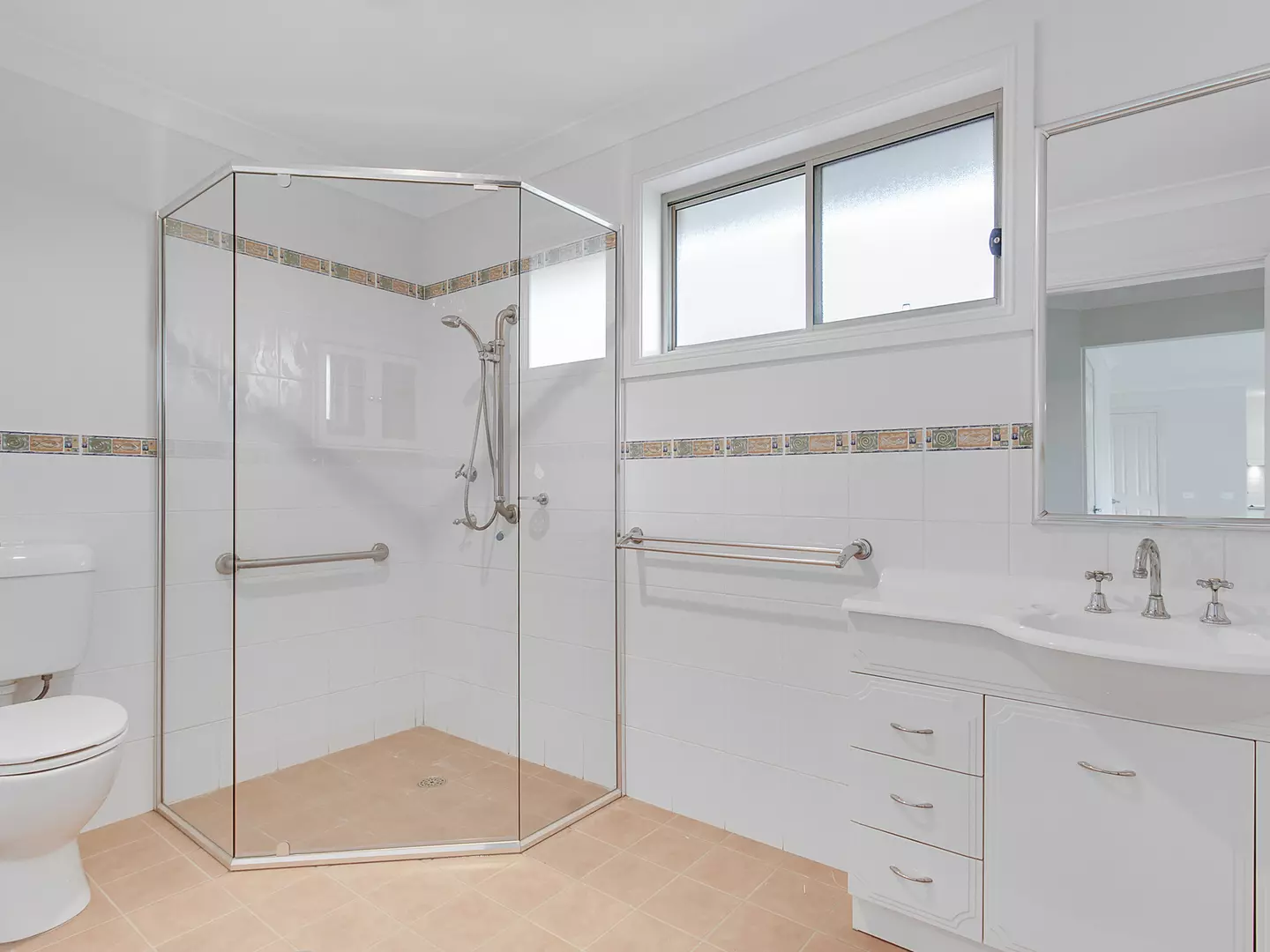 16/12 Laurie Street, Camden View Village