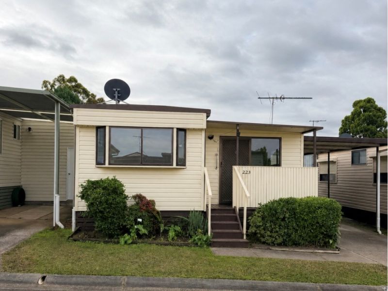 Charming Living in a Lifestyle Community!
