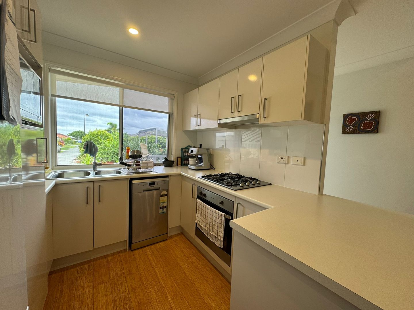 MOVE IN! NOTHING TO DO! Located in an Over 50's Lifestyle Living Complex.