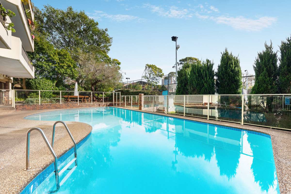 Fabulous Fully Renovated Full Brick Open Plan Apartment