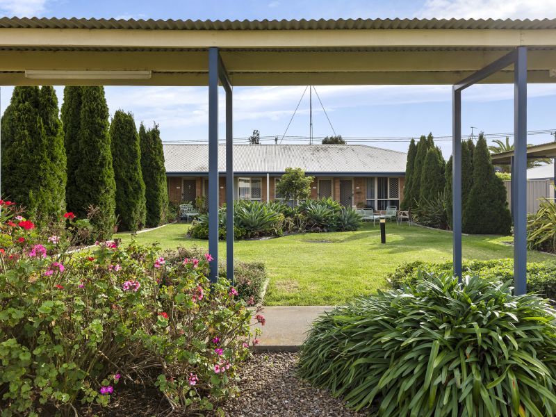 Single Self-Catered Unit – Rent in Seniors Community