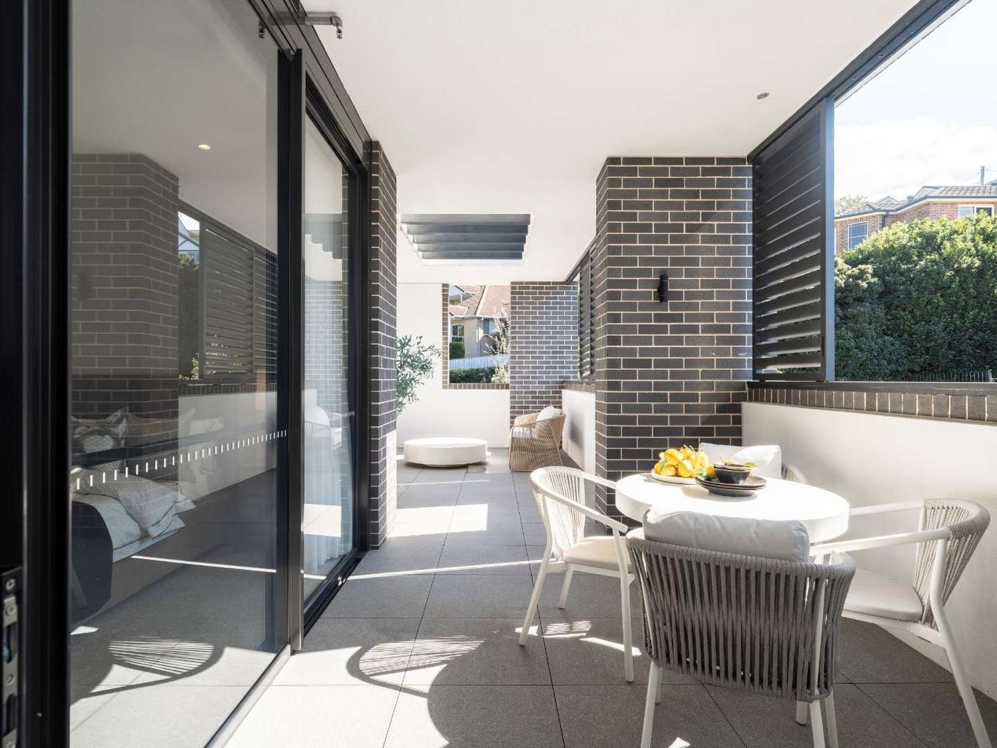 Expansive Outdoor Entertaining