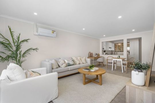 Bright desirable home!