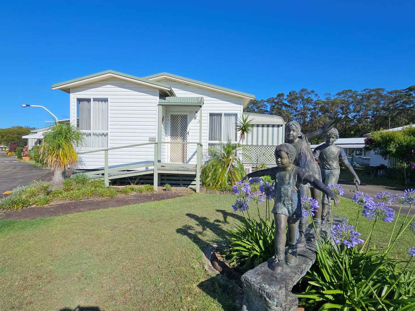 No Work Required – A Charming Home on a Corner Allotment is Move-In Ready!