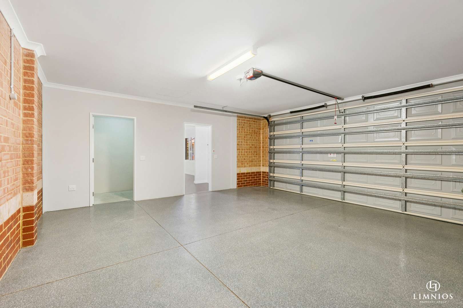 NOW UNDER OFFER. Bushland and the Beach - you have the best of both!