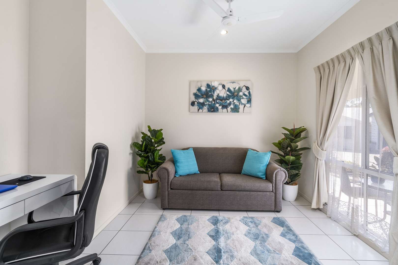 Well presented two bedroom plus study in Palm Lake Resort Eagleby