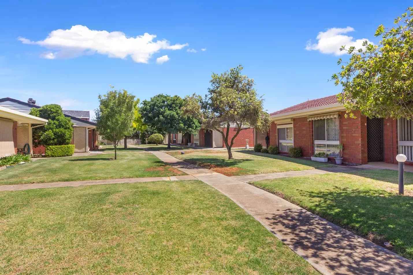 Resthaven Queenstown ‘Westport’ Retirement Living offers 62 two bedroom units within meticulously maintained gardens and lush rose bushes just 10 kilometres from Adelaide's CBD