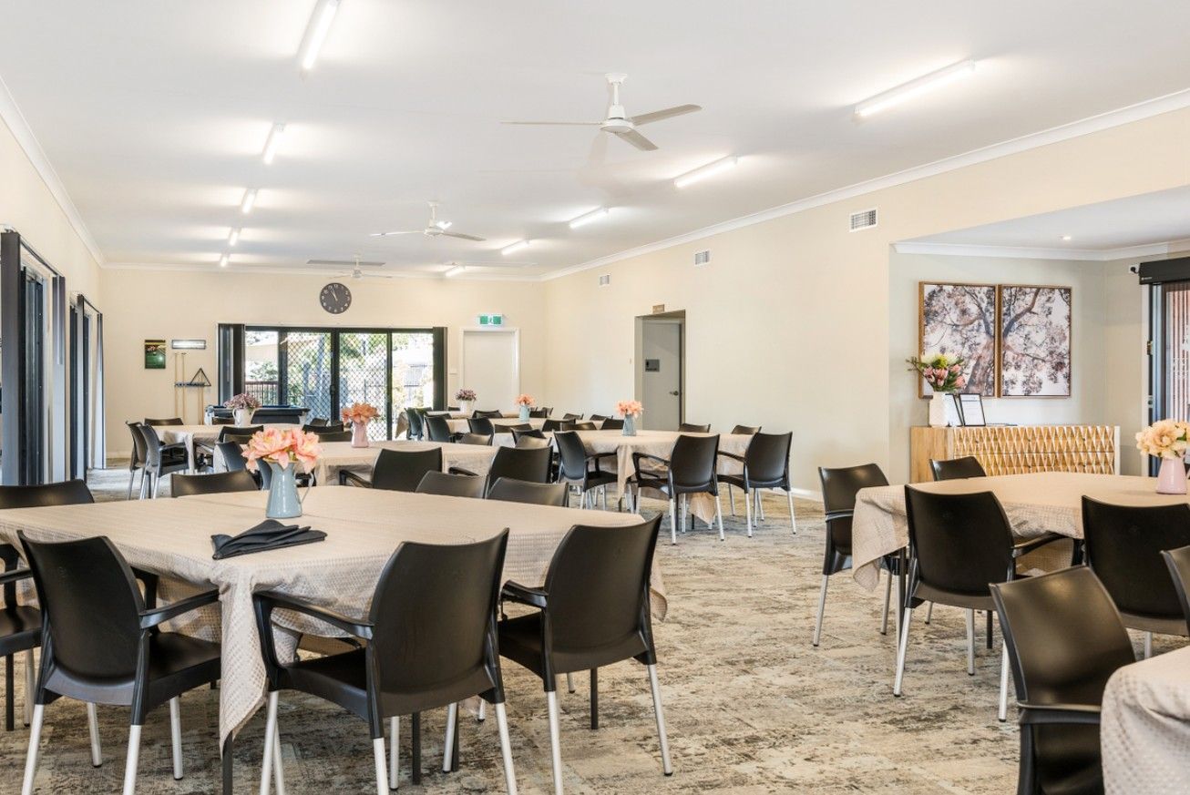 2 Bed + 1 Bath + Powder Room 'Waratah' Villa 