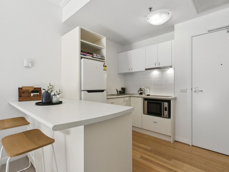 Bright and Fresh Retreat with Private Courtyard