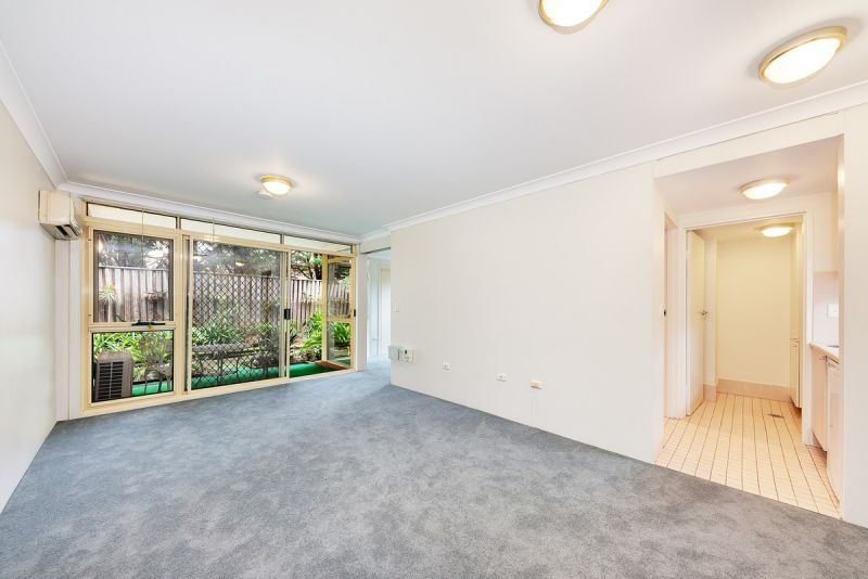 GORGEOUS GARDEN CORNER APARTMENT