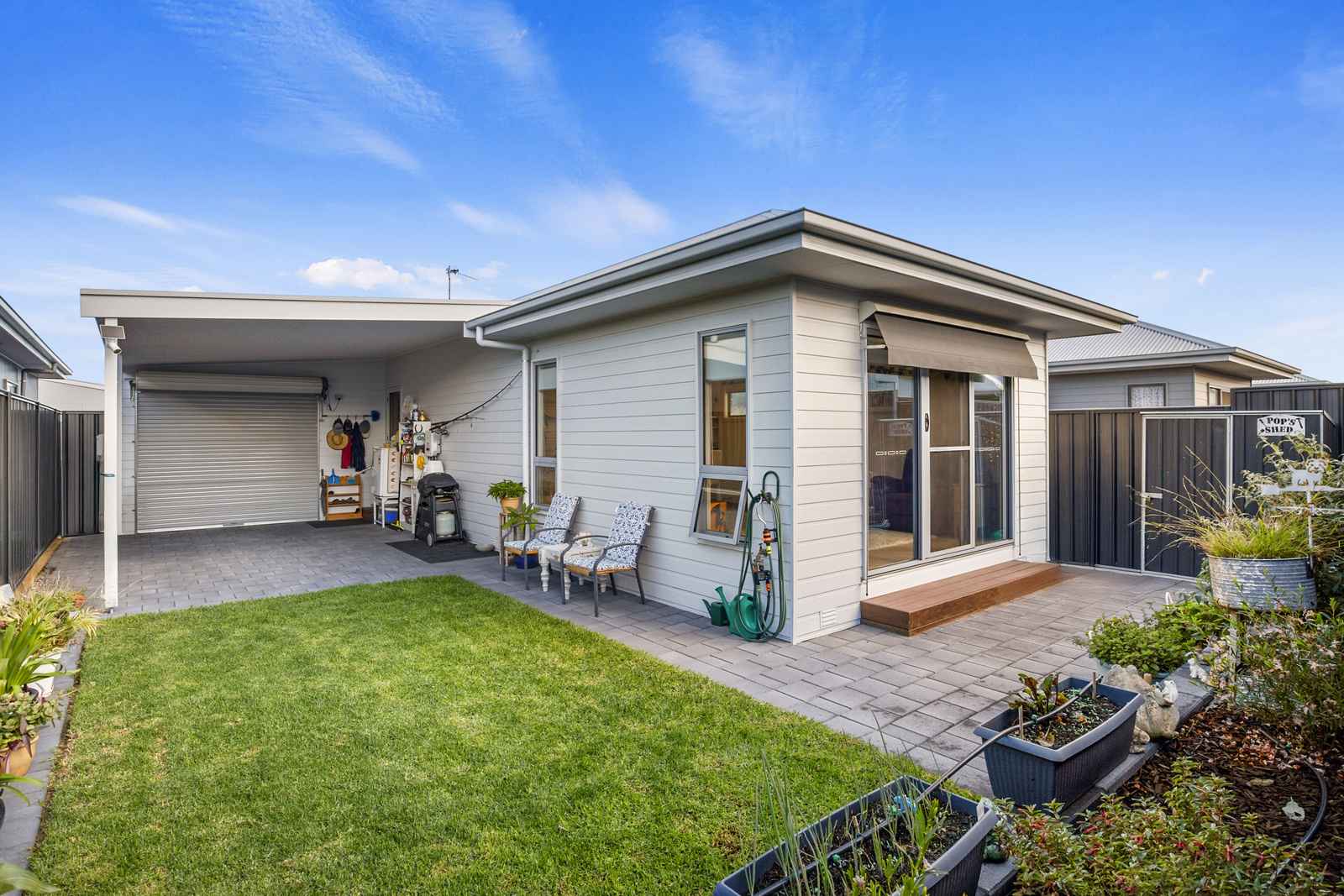 A light-filled modern 2-bedroom home