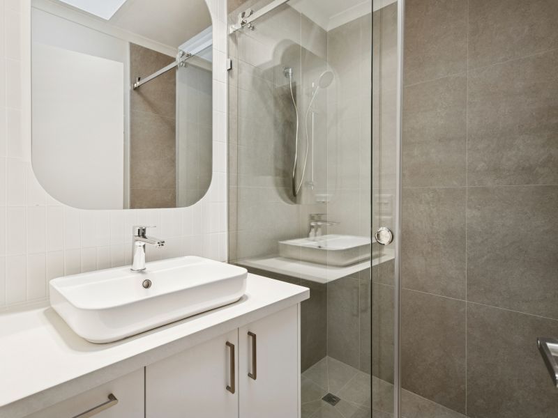 AVAILABLE NOW - Newly renovated 2br unit in peaceful position