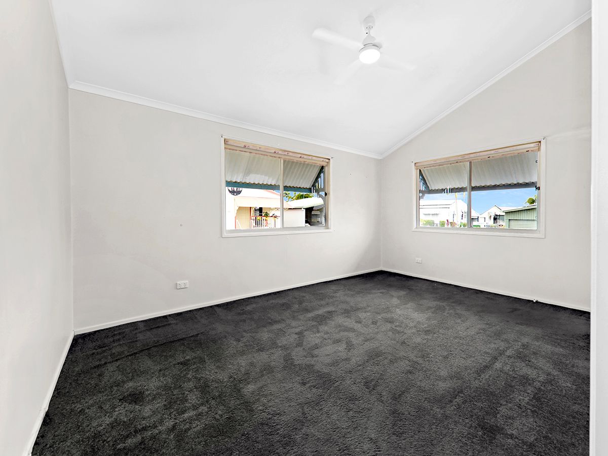 2 Bedroom Cottage - Corner Location - NEW Listing!