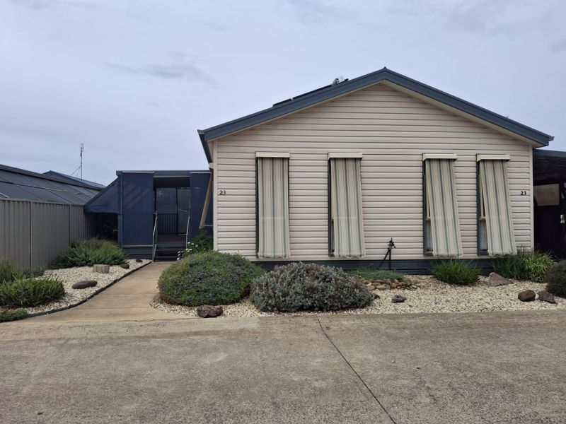 Spacious and ready to move in.