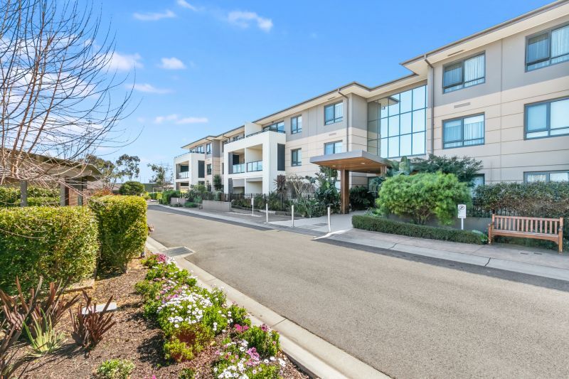 Highly desirable 2 bed + study ground floor apartment