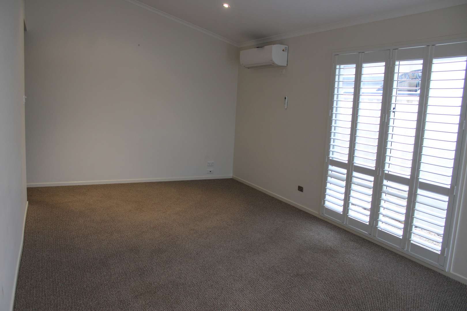 Centrally located 2 bed home in Palm Lake Resort Eagleby