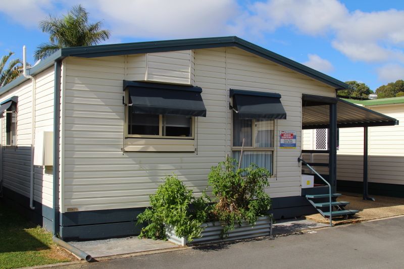 The Palms Village - Over 50's pet friendly lifestyle village