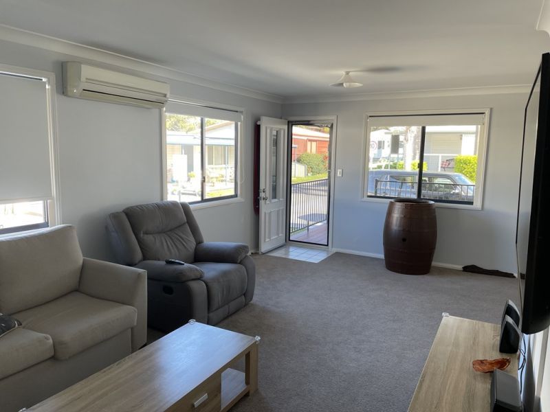 Beautifully presented 2 bedroom home.