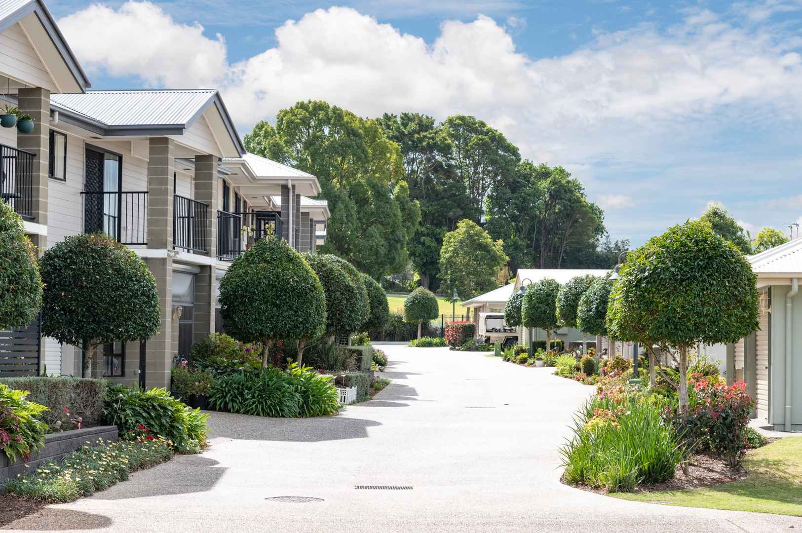 2 Bed + 1 Bath + Powder Room 'Waratah' Villa 