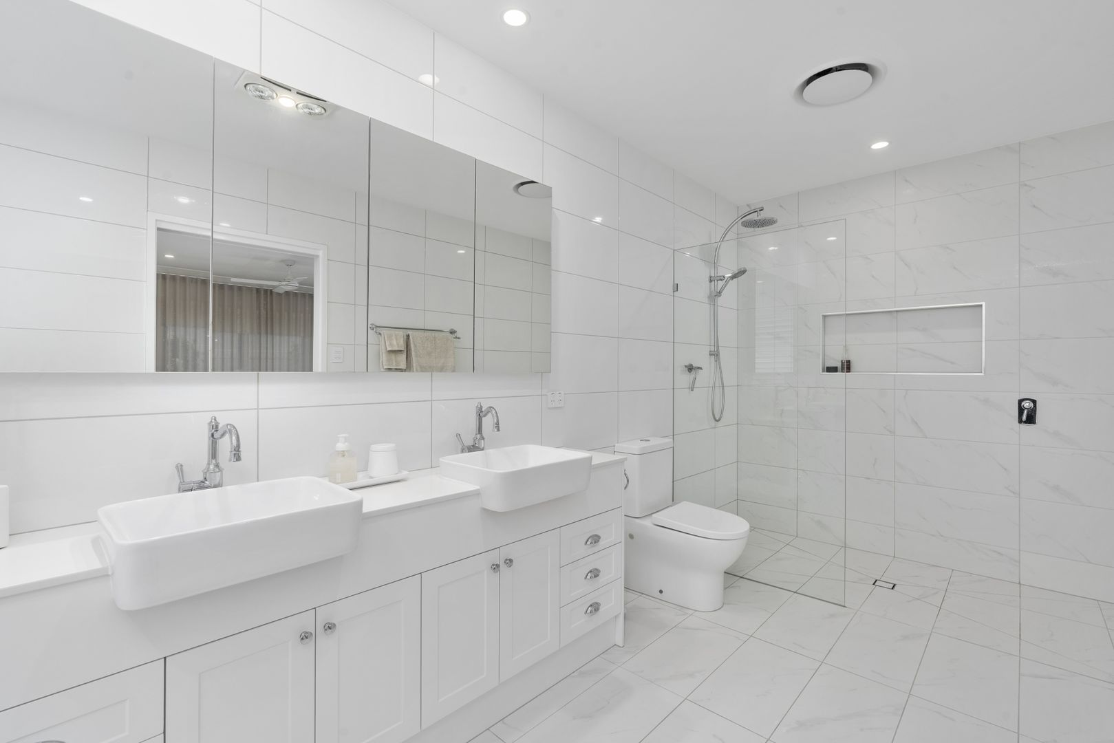 65 Huntington at Beachmere Bay