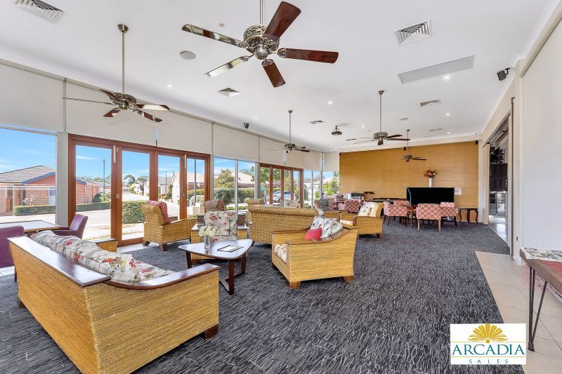 ARCADIA WATERS MADDINGTON - Dress to Impress...