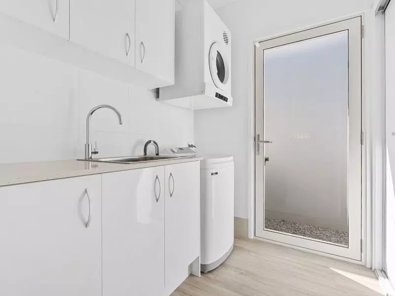 Site 84 - Established Avoca