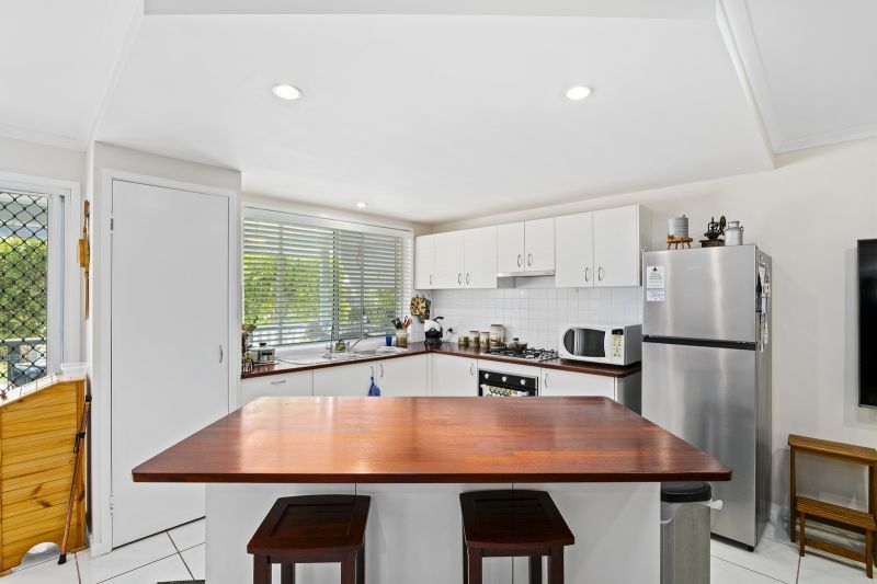 Spacious Country-Style Charm!