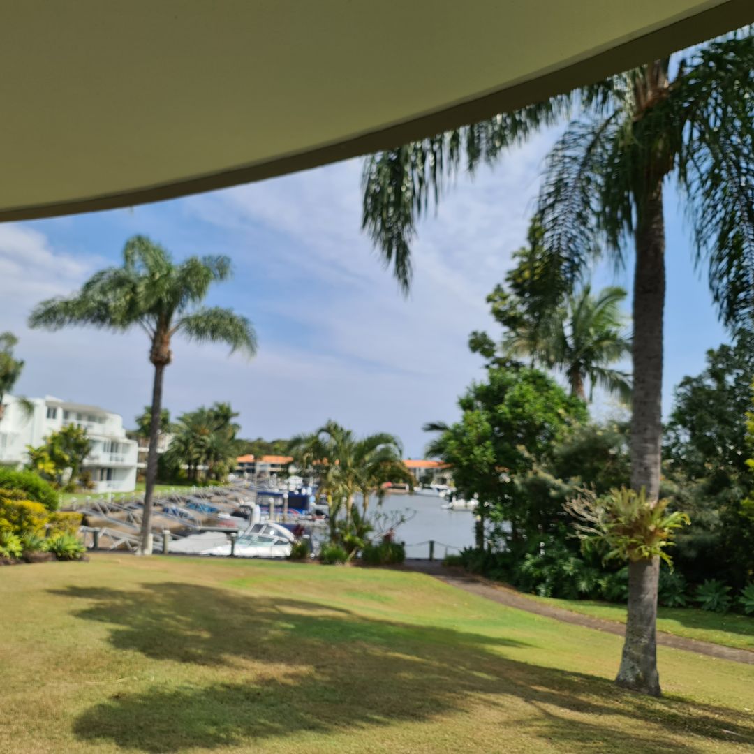 One Double Bedroom - private spa  bathroom 