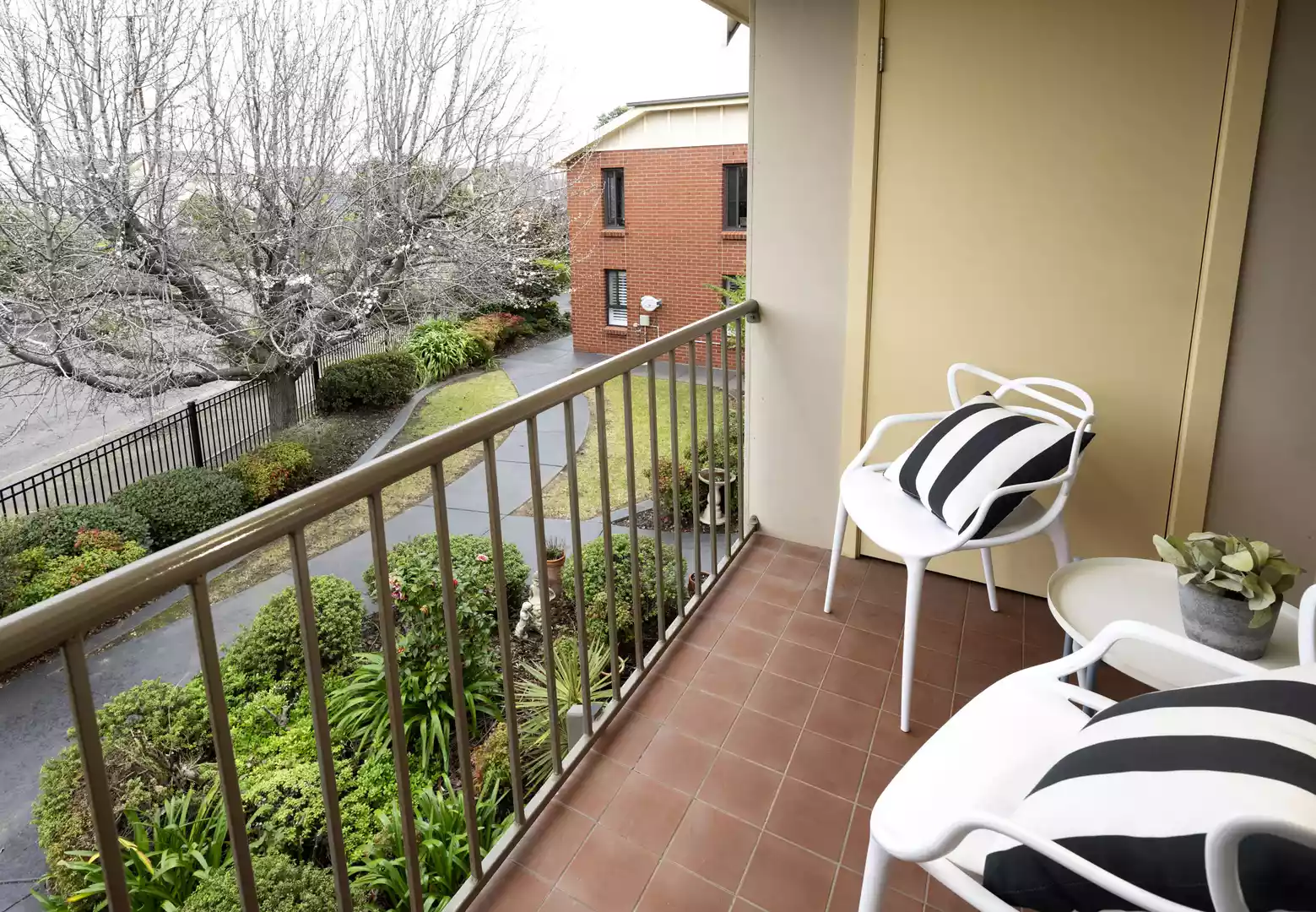 Eldercare Oxford Units: spacious two-bedroom apartment near the beach