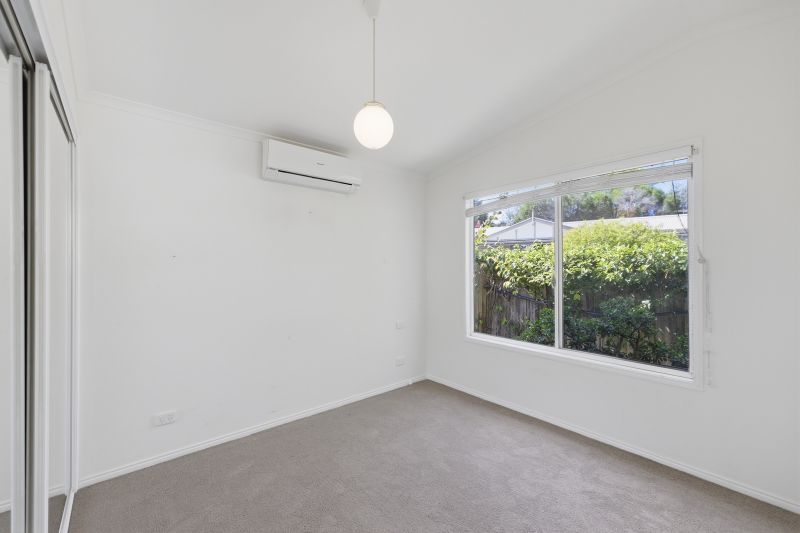 Quaint Cottage! Close to the Community Centre