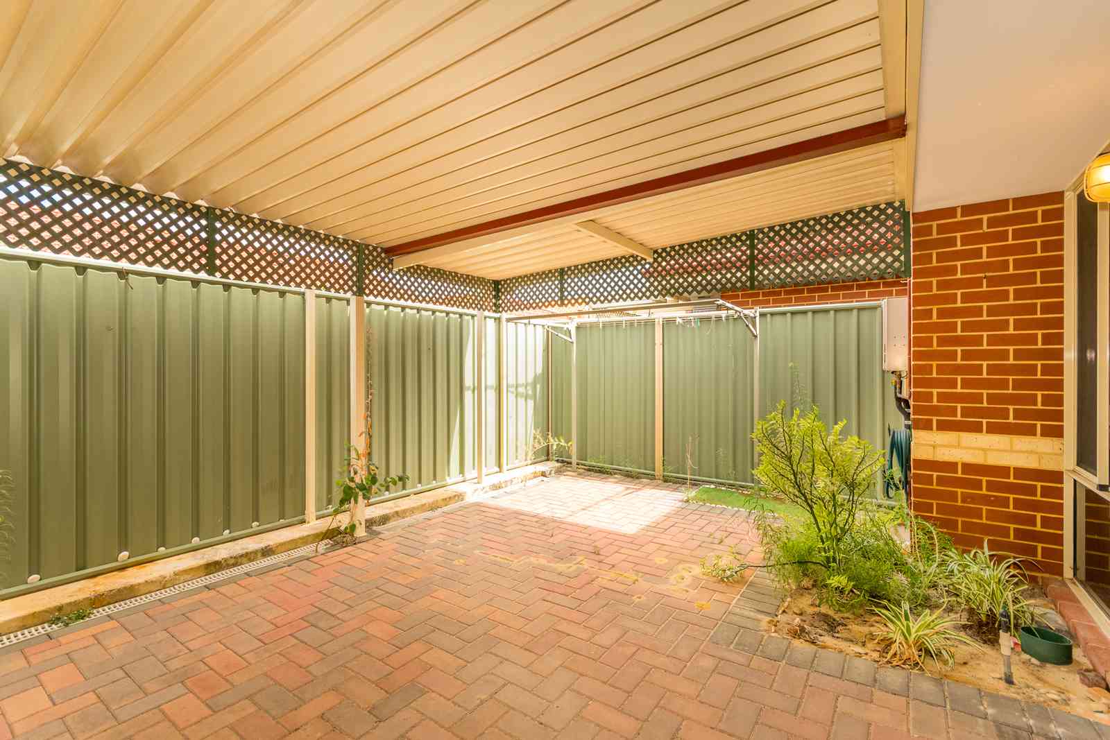 Well-appointed villa nearby to amenities