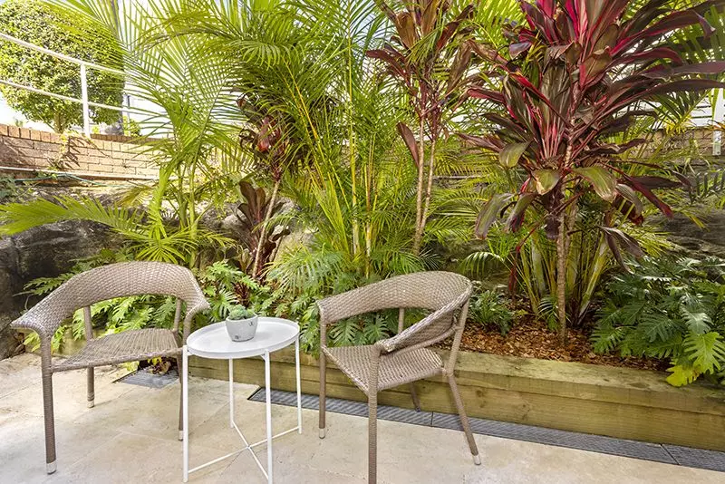 Ideally located, stylish ground floor unit near the Clubhouse.